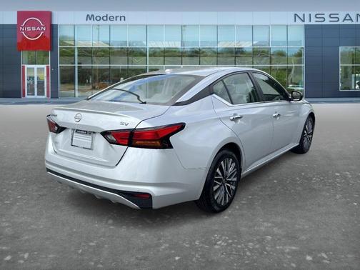 Silver 2024 Nissan Altima 2.5 SV
