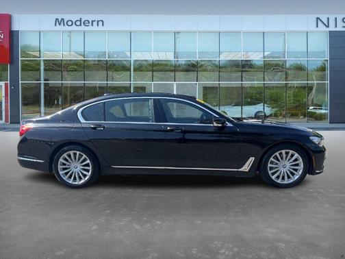 2016 BMW 740 i