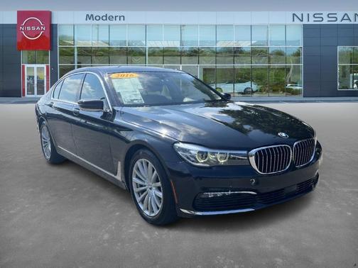 2016 BMW 740 i