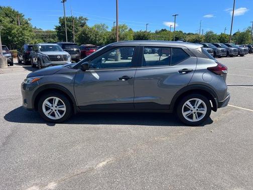 Gun Metallic 2025 Nissan Kicks Play S