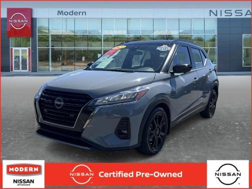 2 Tone Gray / Black 2023 Nissan Kicks SR