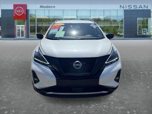 White 2024 Nissan Murano SV