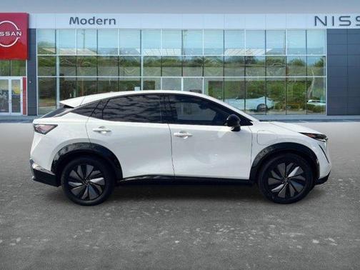 Everest White P 2024 Nissan ARIYA ENGAGE+