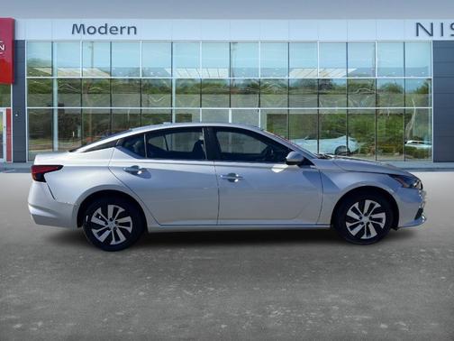 2022 Nissan Altima 2.5 S