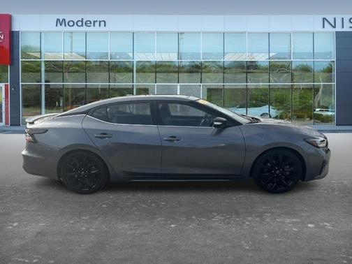 2023 Nissan Maxima SR