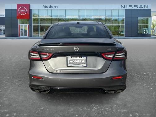 2023 Nissan Maxima SR