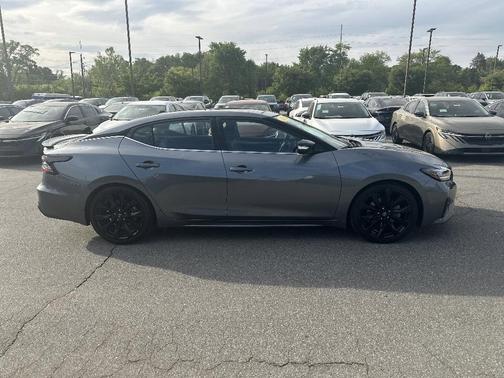 Gray 2023 Nissan Maxima SR