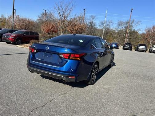 2022 Nissan Altima 2.5 SR