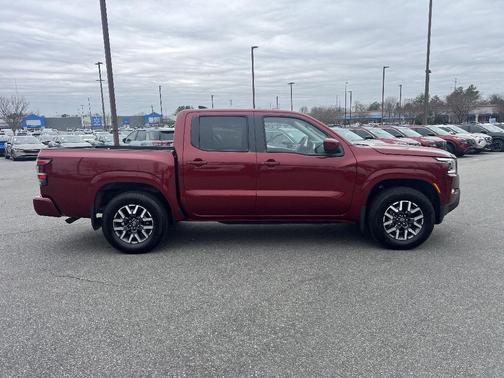 2024 Nissan Frontier SL