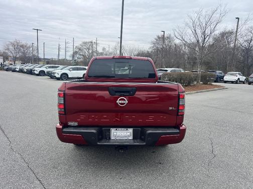 2024 Nissan Frontier SL