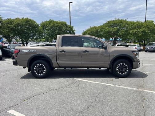 2024 Nissan Titan PRO-4X