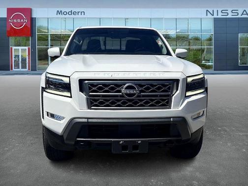 2024 Nissan Frontier SL