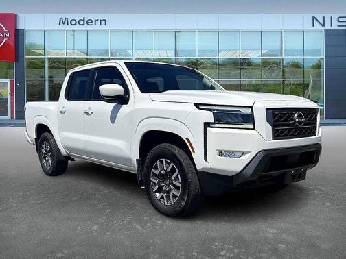 2024 Nissan Frontier SL