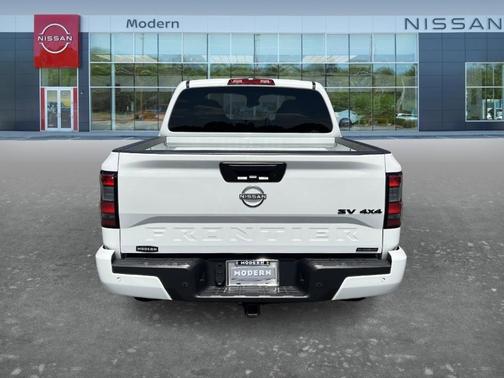 Glacier White 2023 Nissan Frontier SV