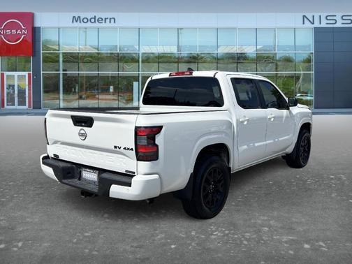 Glacier White 2023 Nissan Frontier SV