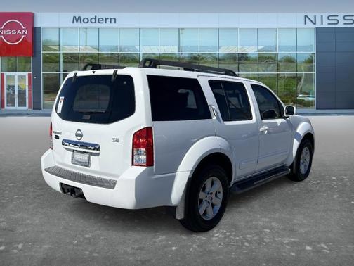 2009 Nissan Pathfinder SE