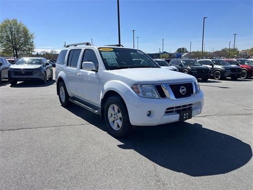 2009 Nissan Pathfinder SE