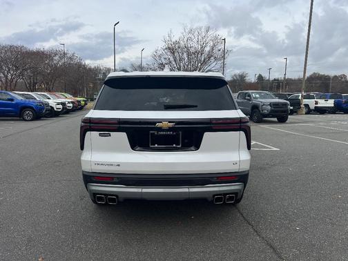 2024 Chevrolet Traverse LT
