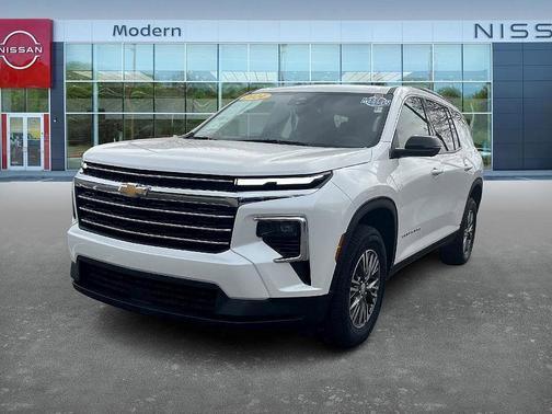 2024 Chevrolet Traverse LT