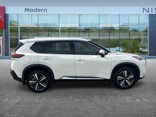 White 2023 Nissan Rogue Platinum