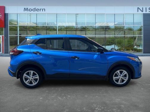 2024 Nissan Kicks S