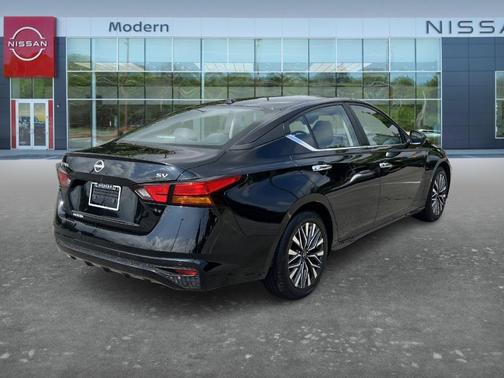 Black 2024 Nissan Altima 2.5 SV