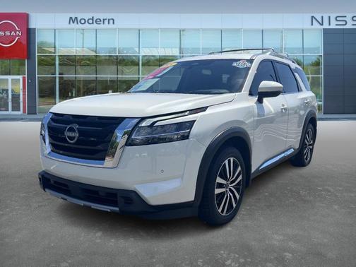 2024 Nissan Pathfinder Platinum