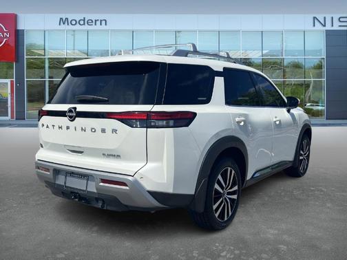 2024 Nissan Pathfinder Platinum