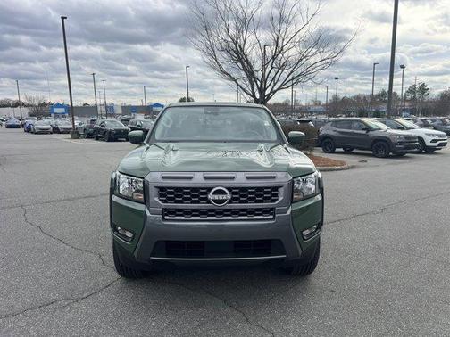 2025 Nissan Frontier SV