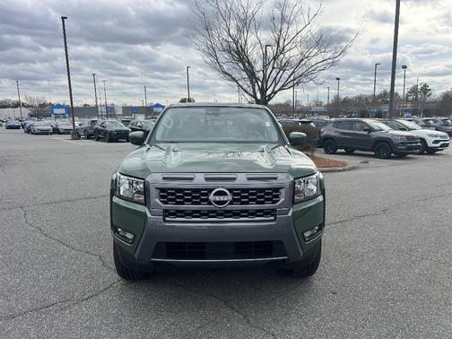 2025 Nissan Frontier SV