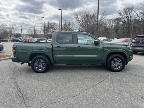 2025 Nissan Frontier SV