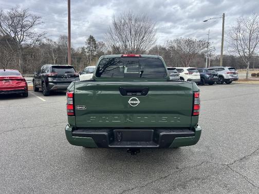 2025 Nissan Frontier SV