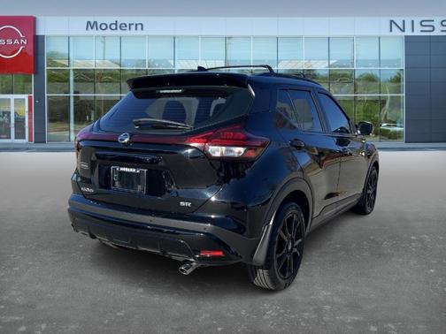 2021 Nissan Kicks SR