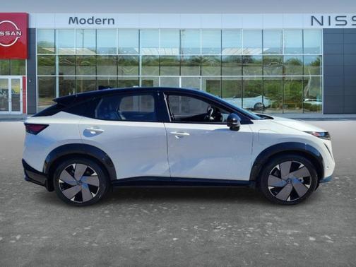 2t Wht Blk Roof 2024 Nissan ARIYA PLATINUM+