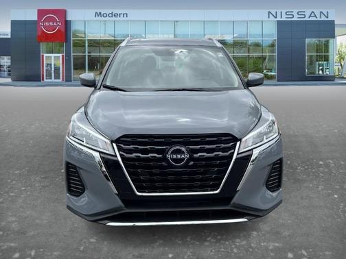 Boulder Gray Metallic 2024 Nissan Kicks SV