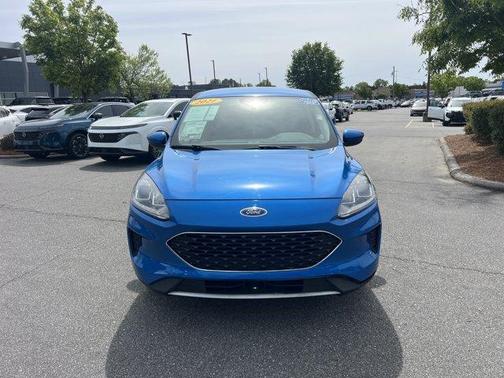 Blue 2021 Ford Escape SE