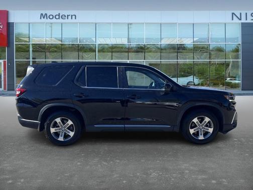 2023 Honda Pilot EX-L 8-Passenger