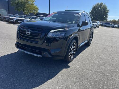 2024 Nissan Pathfinder Platinum