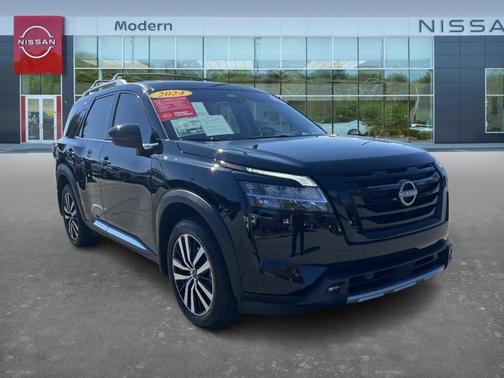 2024 Nissan Pathfinder Platinum