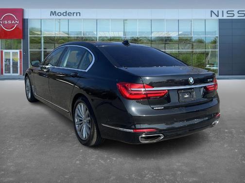 2016 BMW 740 i