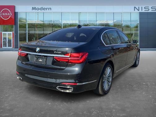 2016 BMW 740 i