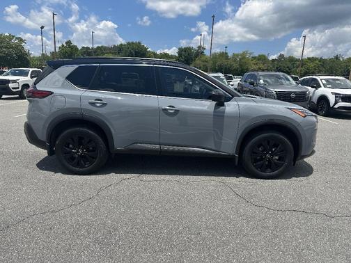 2 Tone Gray / Black Roof 2023 Nissan Rogue SV