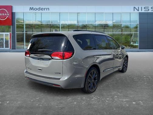 Gray 2020 Chrysler Pacifica Limited
