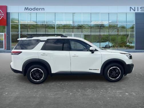 Glacier White 2023 Nissan Pathfinder Rock Creek
