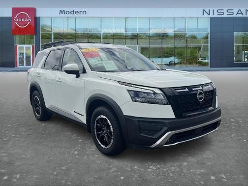 Glacier White 2023 Nissan Pathfinder Rock Creek