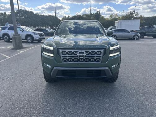 2024 Nissan Frontier SL