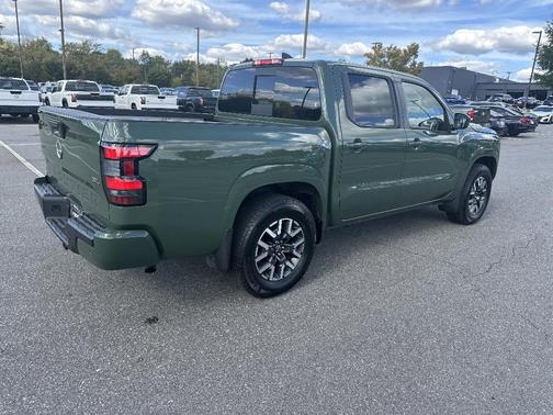2024 Nissan Frontier SL