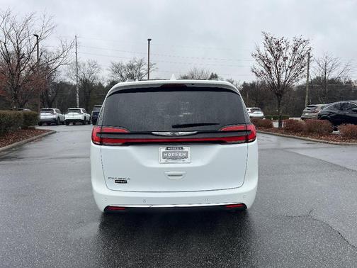 2021 Chrysler Pacifica Touring-L