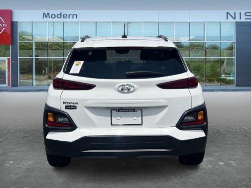 White 2021 Hyundai KONA SEL