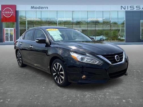 Black 2018 Nissan Altima SL